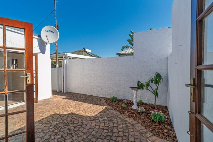 4 Bedroom Property for Sale in Claremont Western Cape